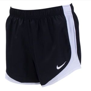 Nike Women's Dry Tempo Short - Size M